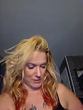 Snapshot of RhondaRump chatting on 28, 5, 2026 RhondaRump online show from 28, 5, 2026