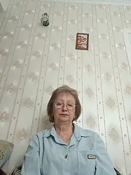 AlikaSwan5821 online show from 12, 2, 2026