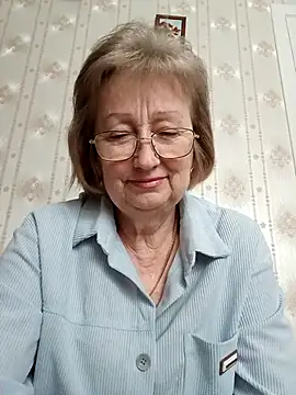 AlikaSwan5821 online show from 3, 3, 2026