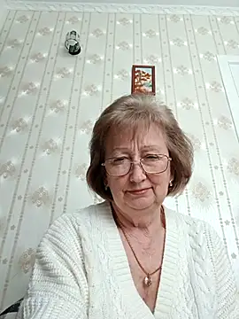 AlikaSwan5821 online show from 19, 3, 2026