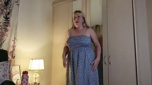 Daisyxoxo  online show from 3, 5, 2026