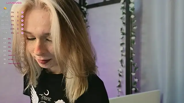 Snapshot of MiSeki chatting on 24, 10, 2025 MiSeki online show from 24, 10, 2025