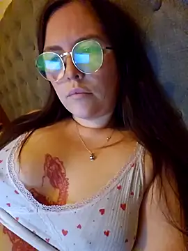 curvy cute ashley online show from 3, 10, 2025