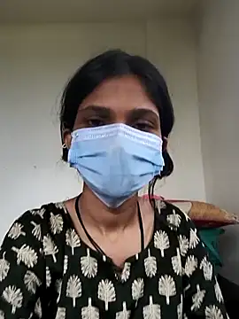 Shivani2002 online show from 5, 11, 2025