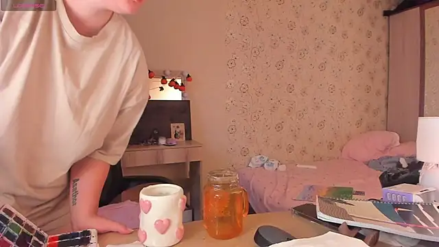 Alice next door online show from 22, 7, 2026