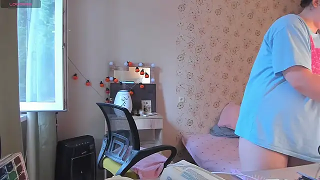 Alice next door online show from 24, 7, 2026