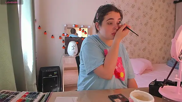 Alice next door online show from 26, 7, 2026