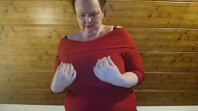 Snapshot of TiffanyMature chatting on 28, 10, 2025 TiffanyMature online show from 28, 10, 2025