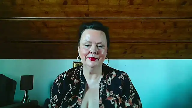 Snapshot of TiffanyMature chatting on 21, 11, 2025 TiffanyMature online show from 21, 11, 2025