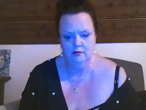 TiffanyMature online show from 20, 4, 2026
