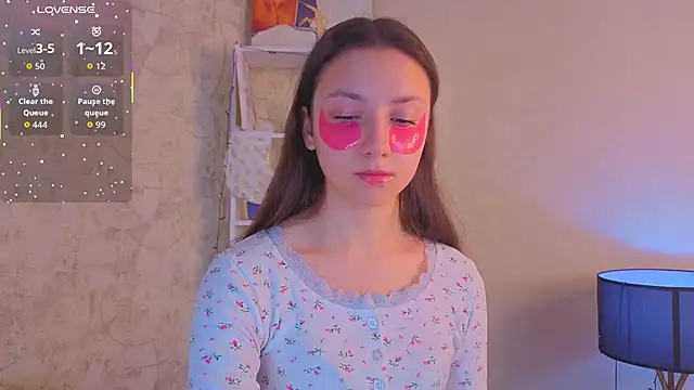 Snapshot of GiseleLamos chatting on 22, 12, 2025 GiseleLamos online show from 22, 12, 2025