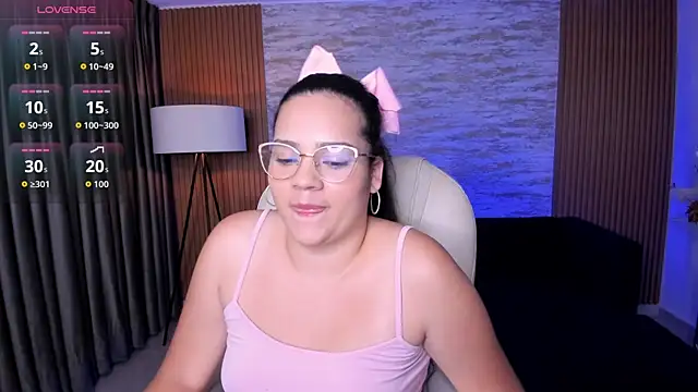 karlie small online show from 14, 7, 2026