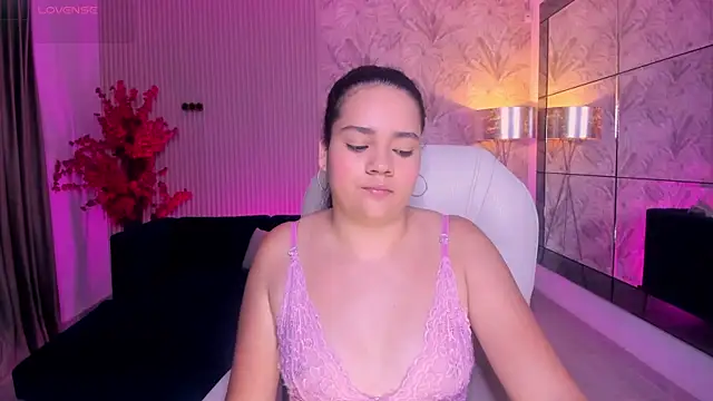 karlie small online show from 2, 8, 2026