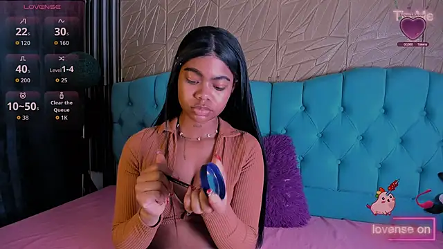 Luna Colinns online show from 23, 9, 2025