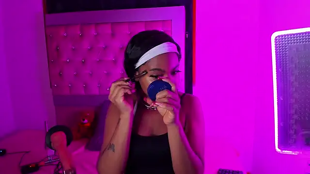 Luna Colinns online show from 20, 10, 2025