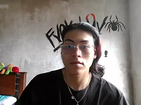 dirty model online show from 29, 4, 2026
