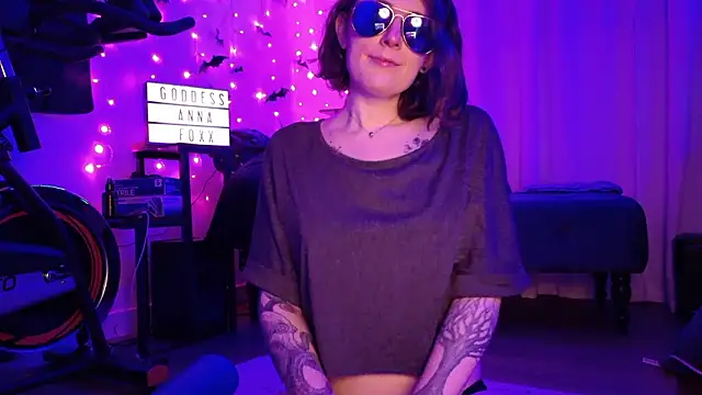 mistressannafoxx online show from 1, 2, 2026