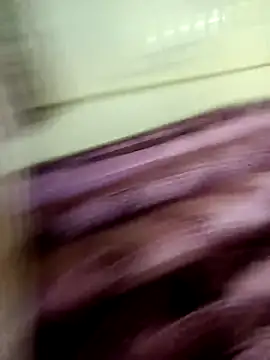 Snapshot of reena502 chatting on 10, 11, 2025 reena502 online show from 10, 11, 2025