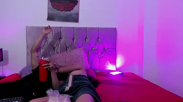 AndretiiAndCamila online show from 3, 10, 2025