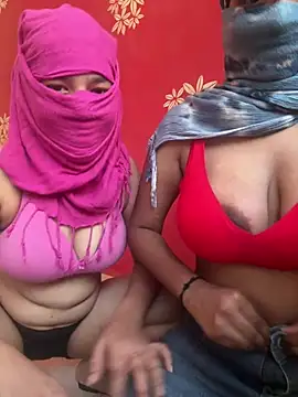 Snapshot of crazy111girl chatting on 4, 4, 2026 crazy111girl online show from 4, 4, 2026