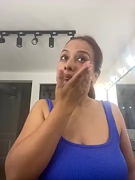 VictoriaFerro online show from 3, 8, 2026