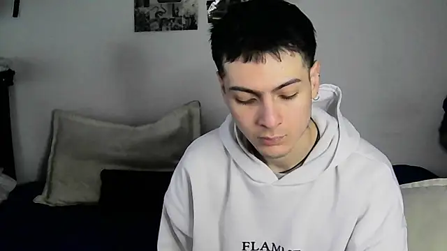 Snapshot of Dioniso_guy8 chatting on 17, 9, 2025 Dioniso guy8 online show from 17, 9, 2025