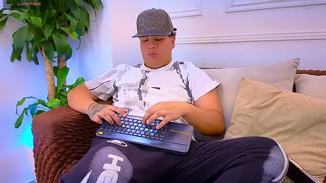 Naim Bennetsex online show from 28, 7, 2026
