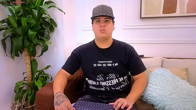 Naim Bennetsex online show from 4, 8, 2026