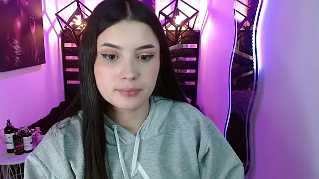 Snapshot of Natalie_loffreda chatting on 5, 6, 2026 Natalie loffreda online show from 5, 6, 2026