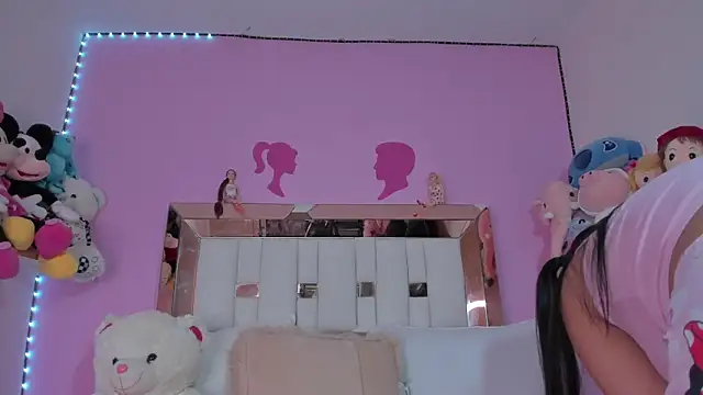 Emmy Rivas online show from 9, 9, 2025