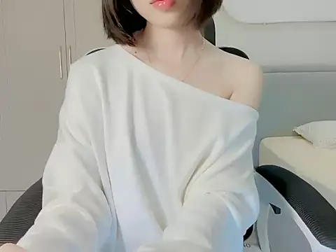 ggLovee online show from 8, 11, 2025