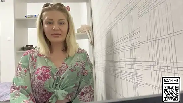 Blondie xoxoxo online show from 11, 11, 2025