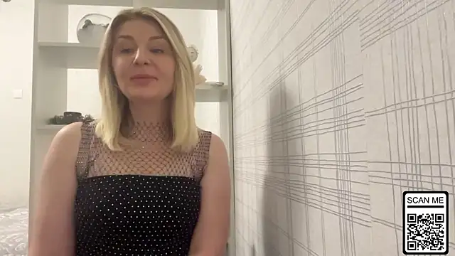 Blondie xoxoxo online show from 21, 11, 2025