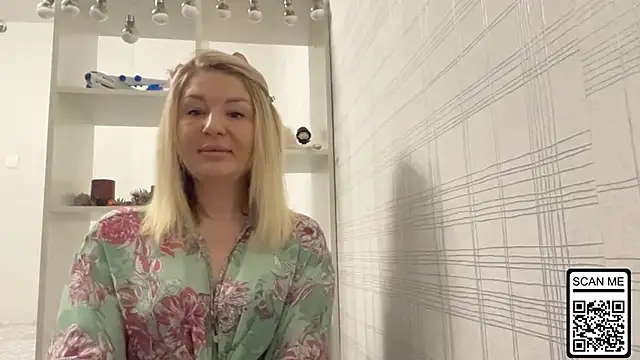 Blondie xoxoxo online show from 14, 12, 2025