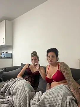 Snapshot of Charsworld chatting on 17, 10, 2025 Charsworld online show from 17, 10, 2025