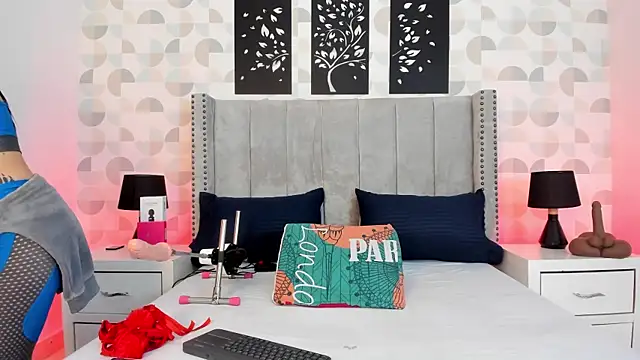 natasha moreno online show from 3, 3, 2026