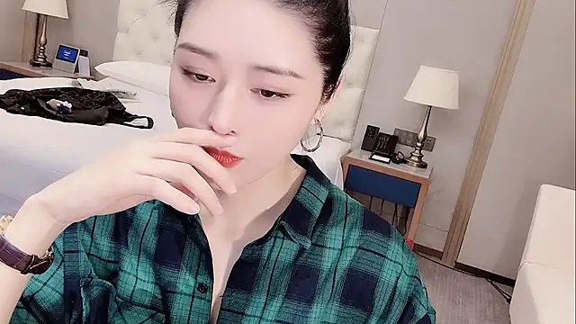 Ianxuan online show from 31, 10, 2025