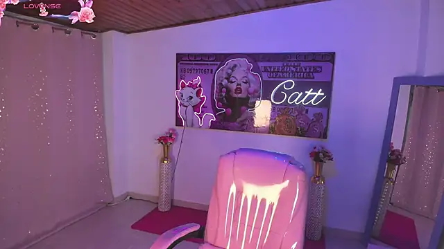 Snapshot of catt_monroe chatting on 19, 6, 2026 catt monroe online show from 19, 6, 2026