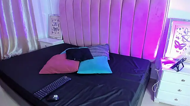 Tessa Sinclaire online show from 30, 9, 2025