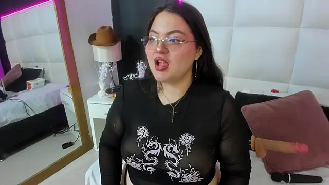Tessa Sinclaire online show from 23, 7, 2026