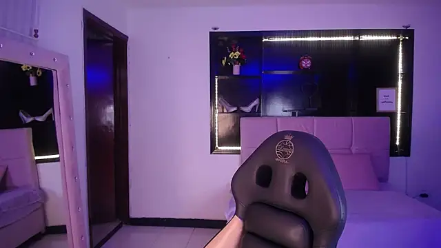 emiily smith1 online show from 18, 9, 2025