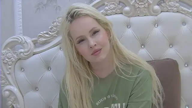 EllieFrosty  online show from 22, 6, 2026
