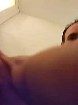 Snapshot of Mcnlrdam chatting on 18, 10, 2025 Mcnlrdam online show from 18, 10, 2025