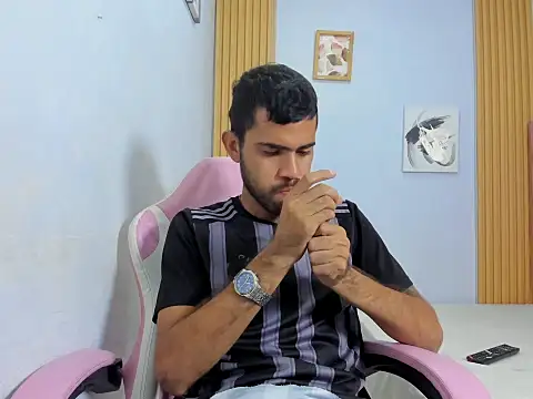 adri sexboy229 online show from 24, 10, 2025