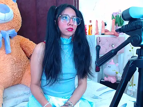 VioletxBloom online show from 9, 10, 2025