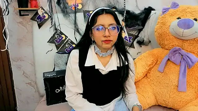 VioletxBloom online show from 29, 10, 2025