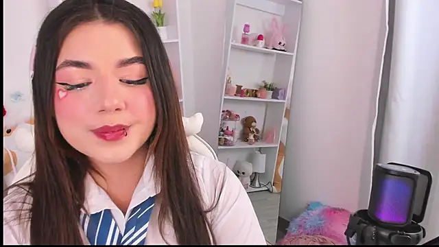 dolce antonellaa online show from 7, 2, 2026