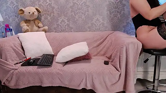 Ella Raven online show from 30, 4, 2026