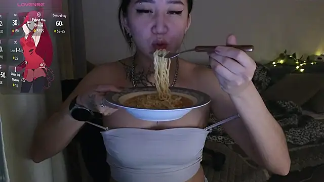 Snapshot of EvaDior13 chatting on 5, 10, 2025 EvaDior13 online show from 5, 10, 2025