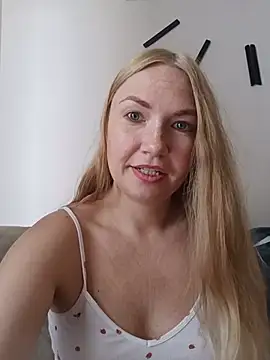 KisaVixen online show from 17, 7, 2026